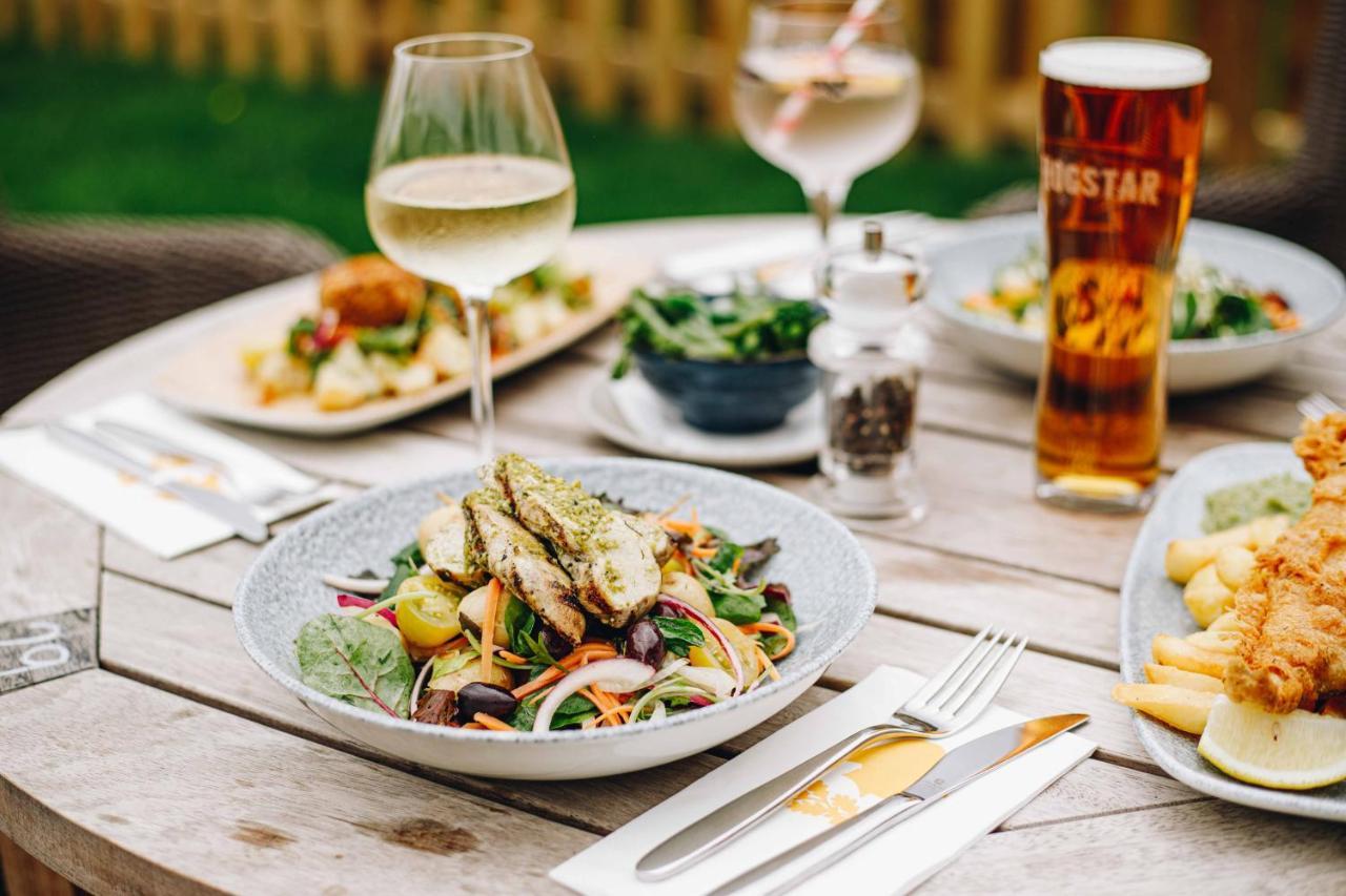 The Wellington Arms - Basingstoke-Reading Hotel Heckfield ภายนอก รูปภาพ