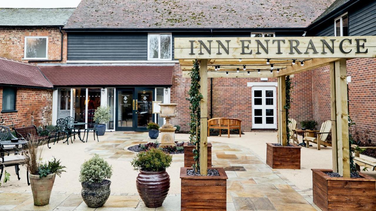 The Wellington Arms - Basingstoke-Reading Hotel Heckfield ภายนอก รูปภาพ
