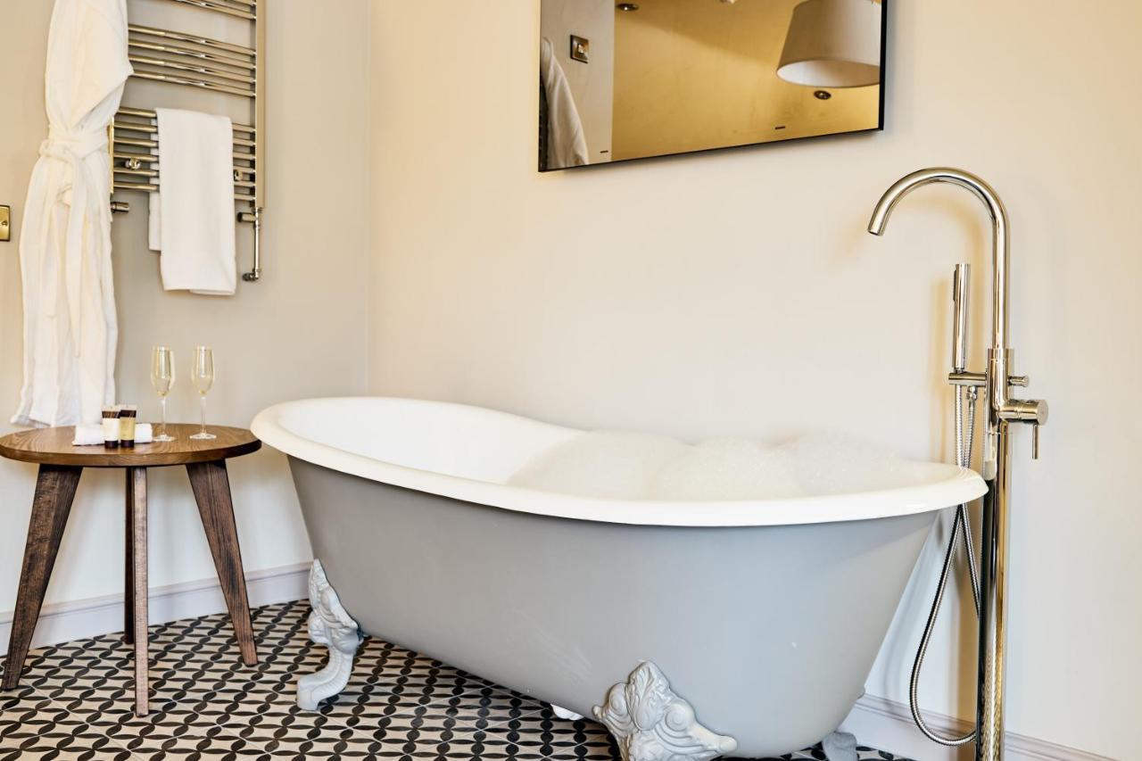 The Wellington Arms - Basingstoke-Reading Hotel Heckfield ภายนอก รูปภาพ